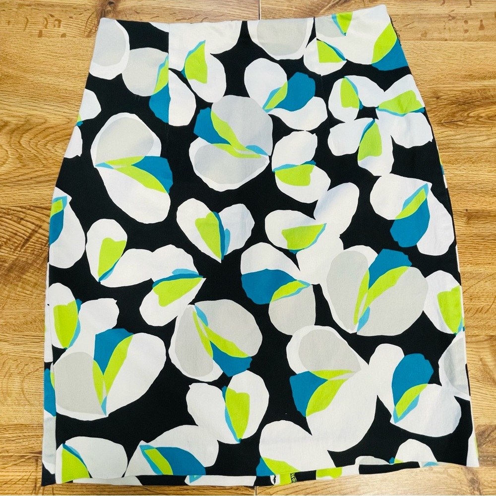Floral Print Women's Skirt - Black, White, Blue, Green